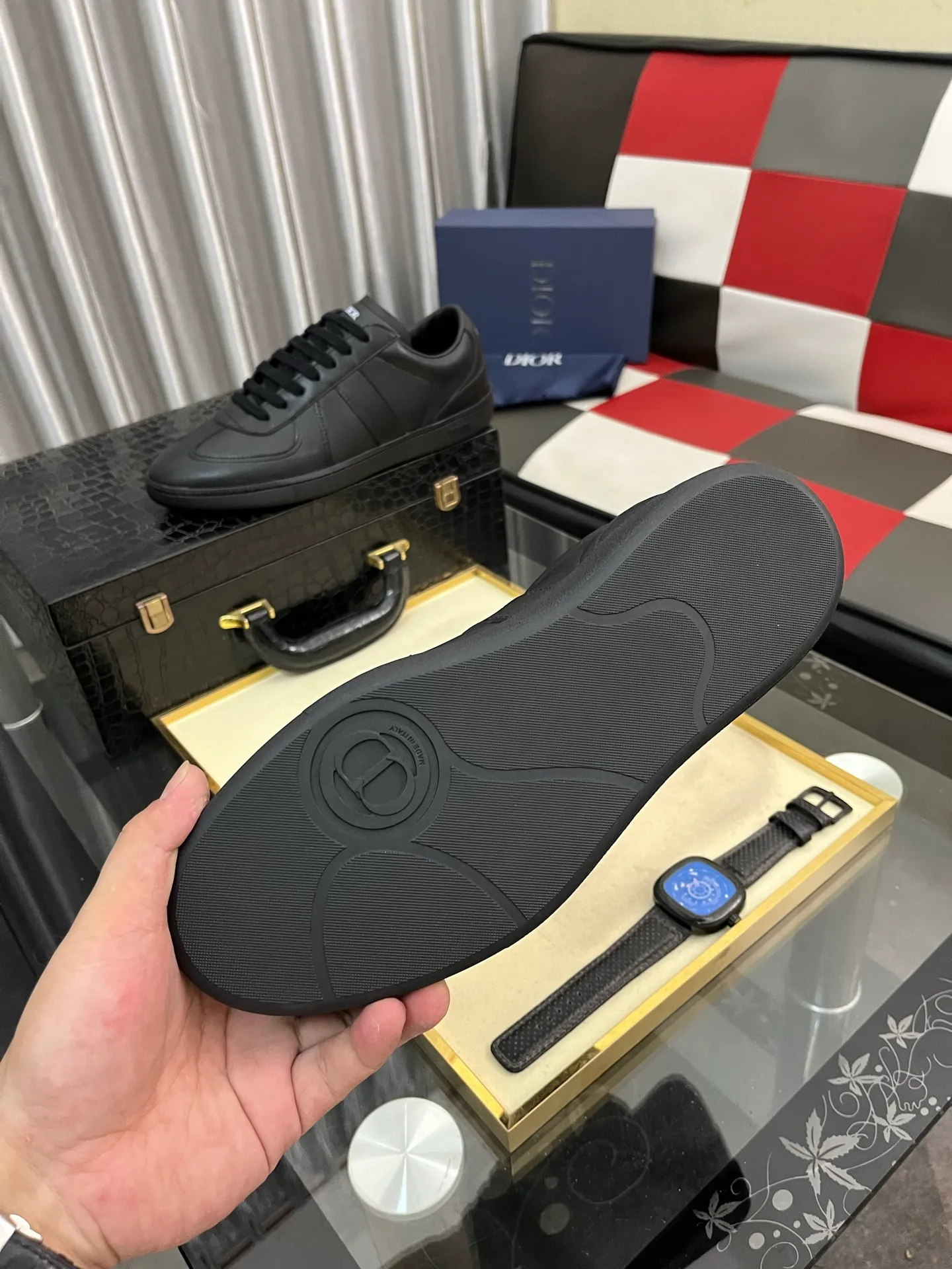 Men's shoes 💰380⌚️⌚️ 【Dior*DIAO】original quality.~ Unique modern style sneakers. 🏃A must-have casual shoe for trendy men😍😍 Original brand imported from Italy, imported original leather, sheep lining (refuses to discolor and grind feet) Sole: Original sole provided by the original factory, French lazy style design ⚠️Fit to the feet, original quality, super comfortable original sole. Code number: 38-442️⃣Colors available